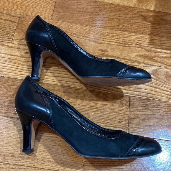 Adrienne Vittadini black leather/patent heels. Size 7.5 - Picture 2 of 13